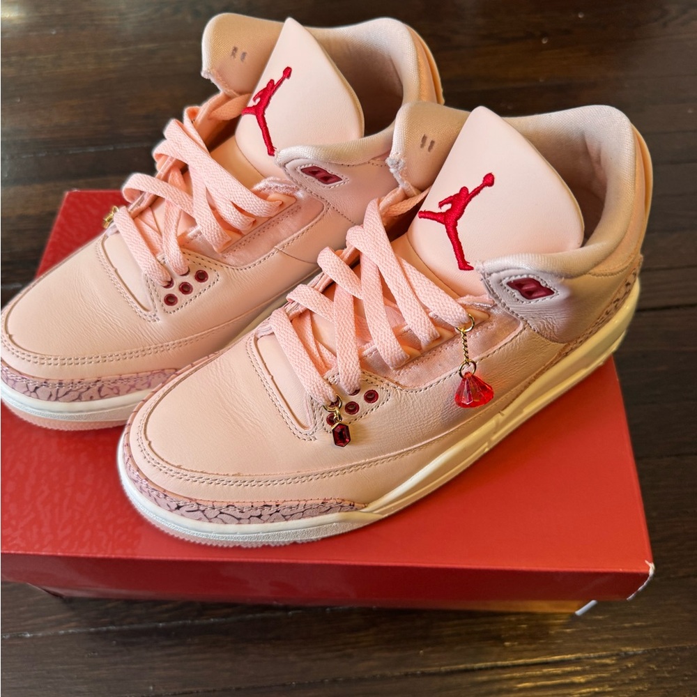 Air Jordans 3 Retro Vday wmns
